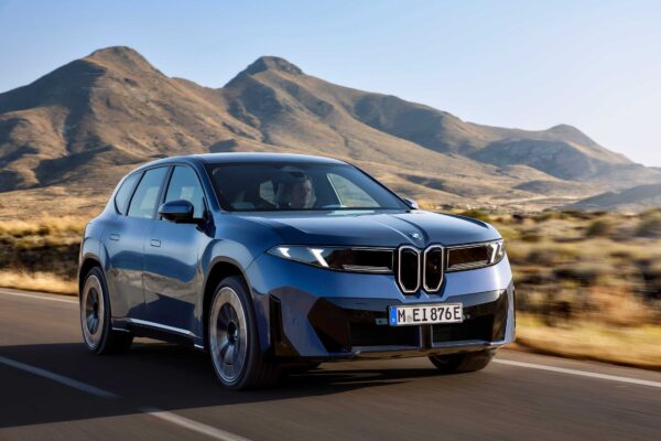 BMW iX3 Neue Klasse - електрически SUV с 800-волтова архитектура